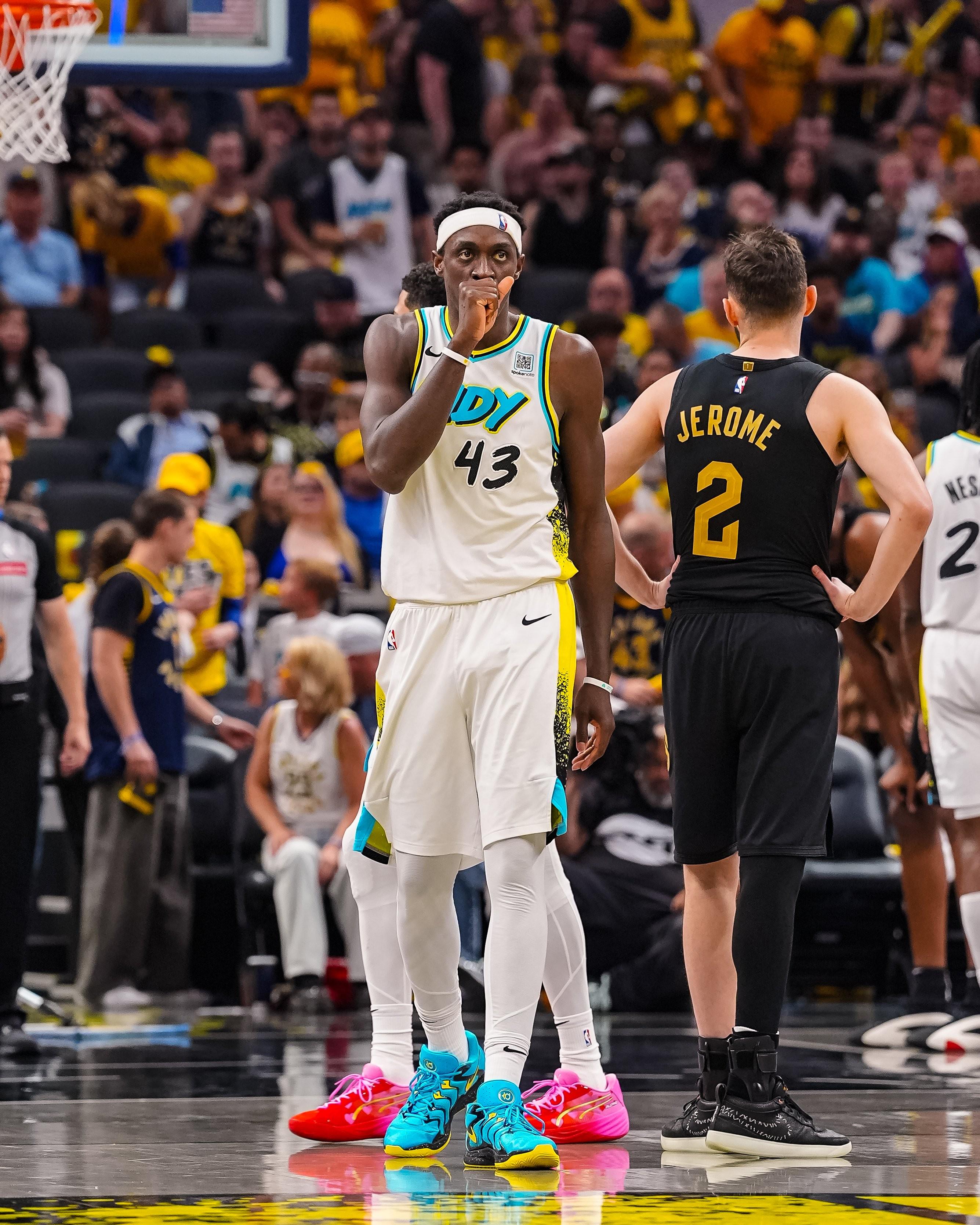 爱游戏官网下载地址包含西亚卡姆意外战胜曼联，出色发挥引爆全场！的词条