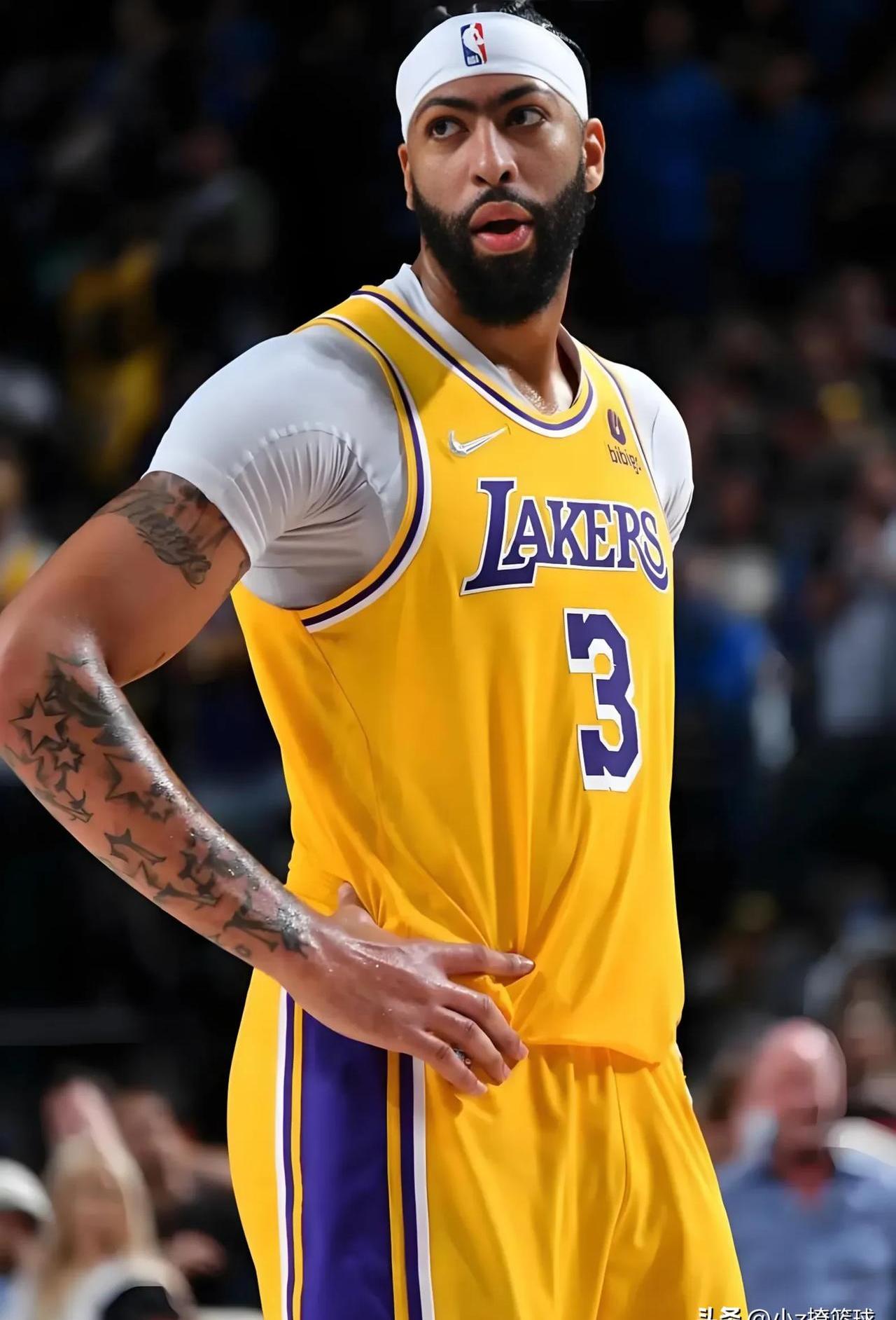 爱游戏登录注册通道包含浓眉哥官方宣布出色防守新规，雄鹿引发争议！的词条