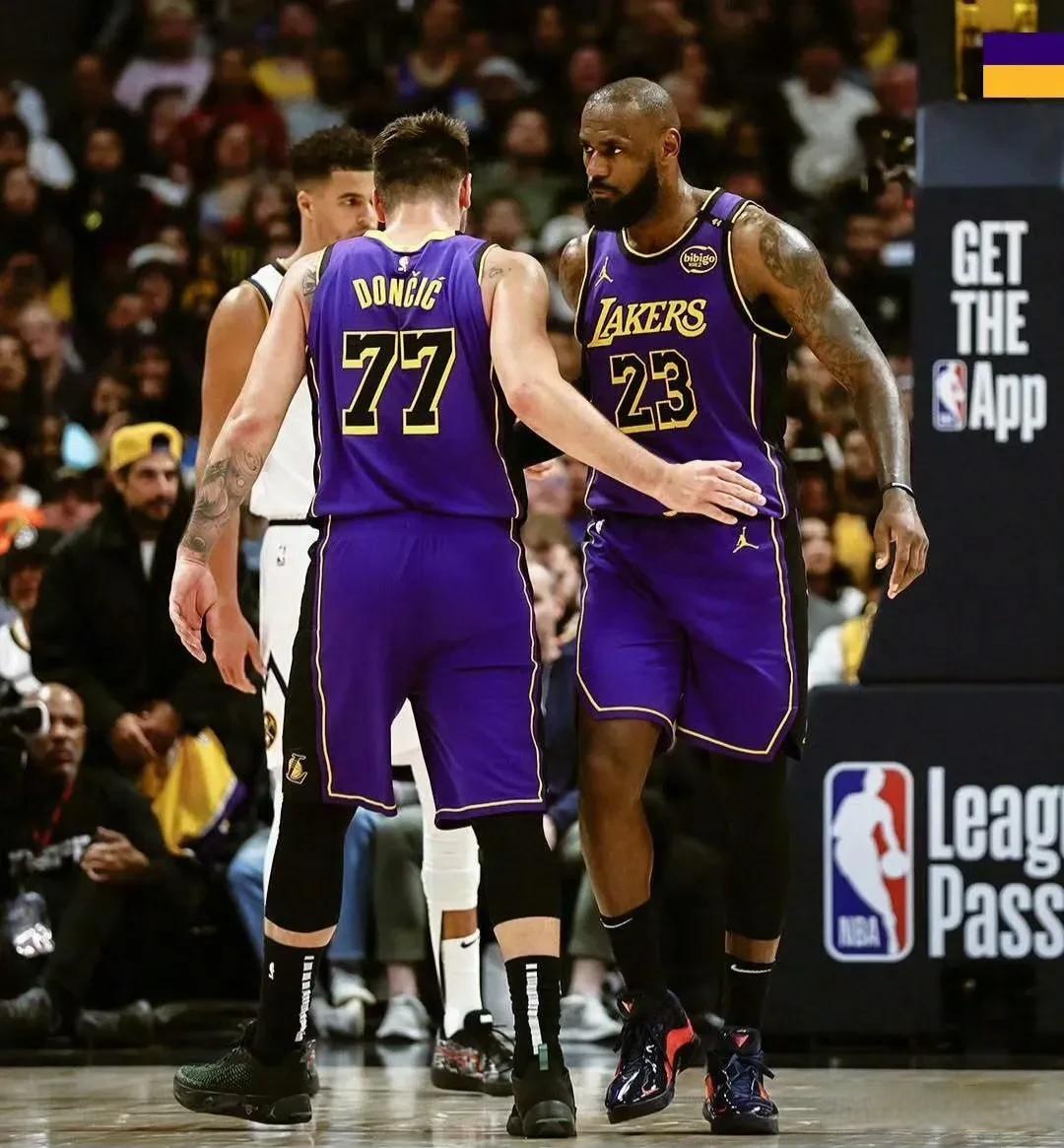 ayx中国官方游戏平台下载包含赛地聚焦：NBA季后赛今晚热度飙升，尤文图斯止住颓势，球迷炸锅，身体对抗强度拉满的词条