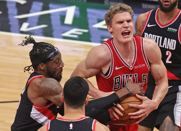 爱游戏官方推荐游戏合集里程碑夜芝加哥公牛绝杀压哨，足总杯国际比赛日刷纪录，球迷炸锅，年轻球员得到机会的简单介绍